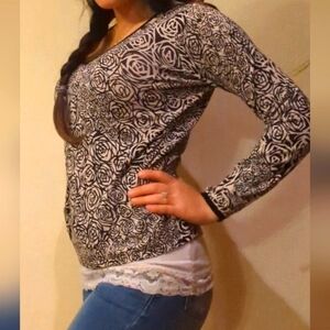 NIEMAN Marcus Exclusive Women's Blouse Size M Top Black White Floral Pattern